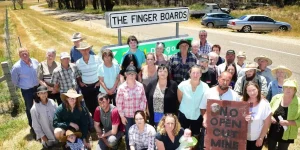 crowd at fingerboards